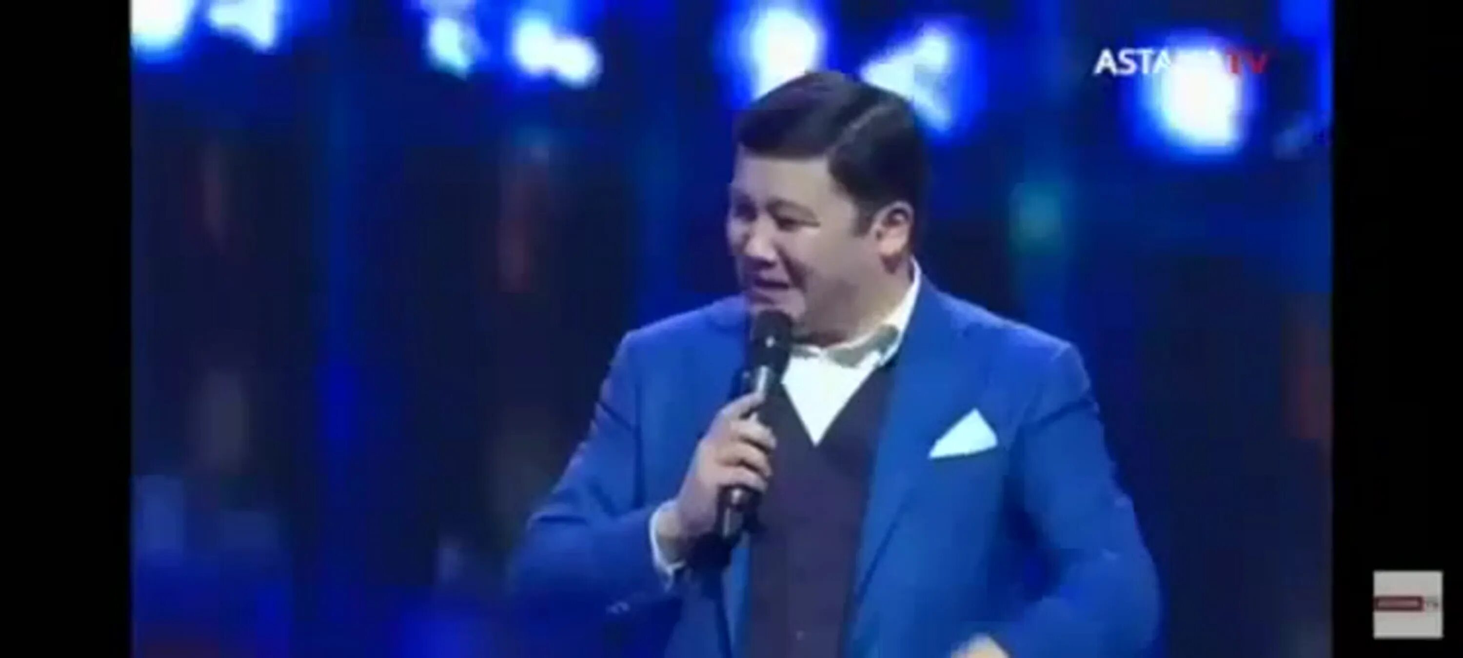 Турсынбек кабатов сколько лет. Кабатов последний концерт. Турсынбек кабатов 2021 концерт новый. Кабатов последний концерт. Азил.