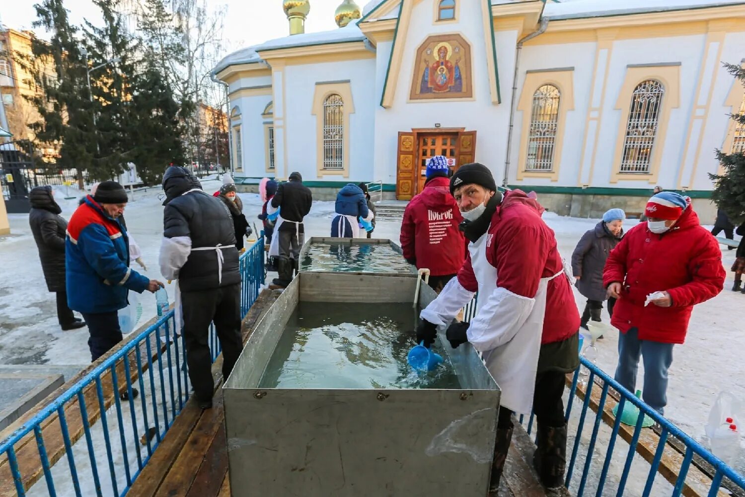 Купель в Сестрорецке на крещение 2022. Крещение в храме. С Крещением Господним 19 января. Святая вода спб