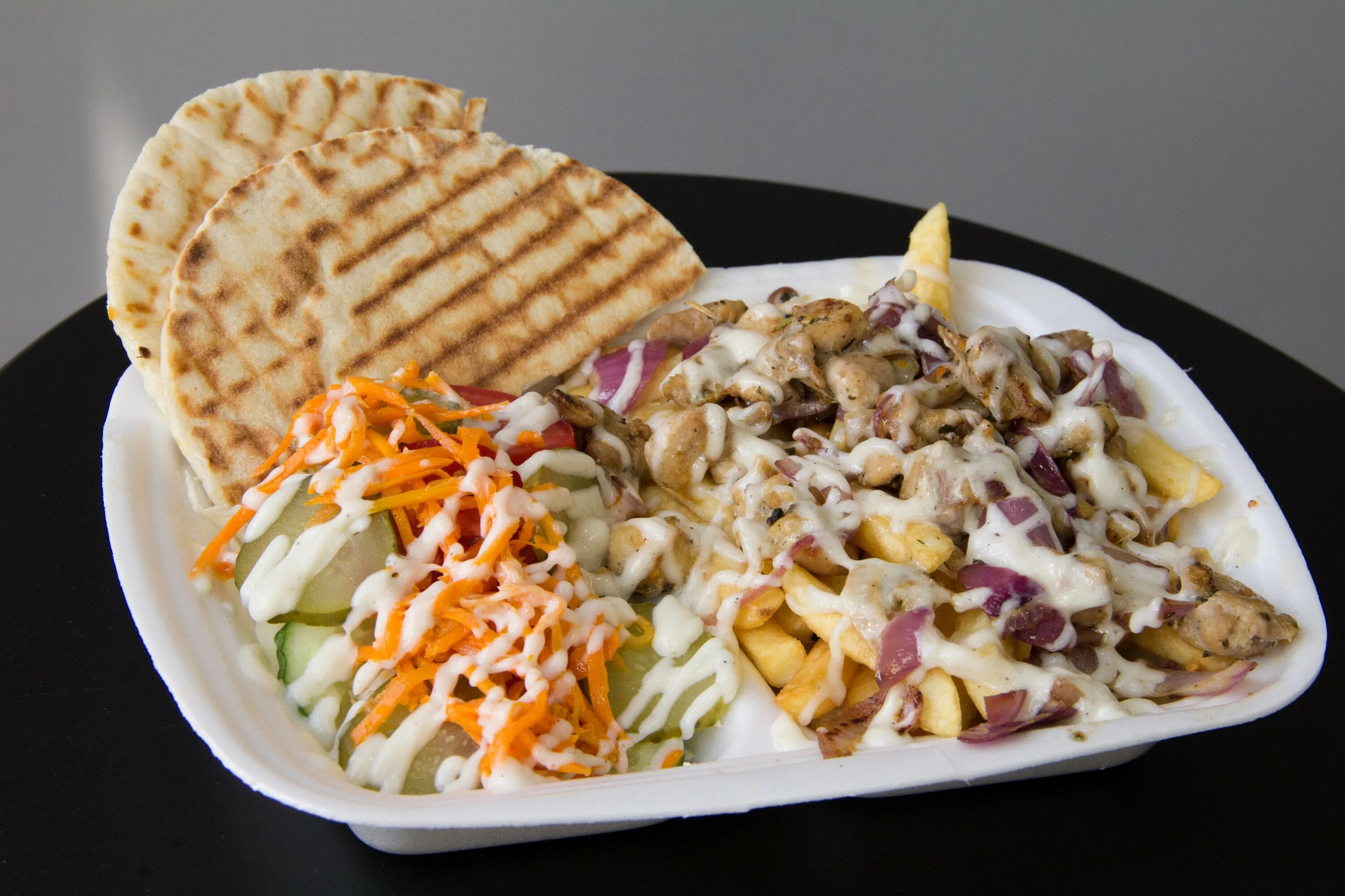 шаверма на тарелке с доставкой. открытая шаурма на тарелке. шаурма на тарелке. шаурма на тарелке питер. шаверма евро кебаб санкт петербург.