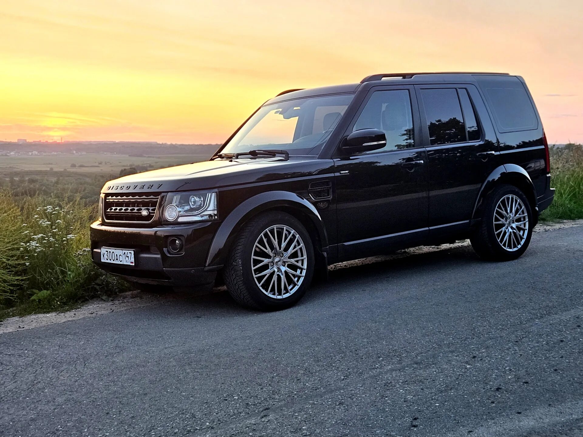 Ленд Ровер Дискавери 4 2014. Land Rover Discovery 4. Ленд Ровер Дискавери 4 белый. Land Rover Discovery 4 2016 Black.