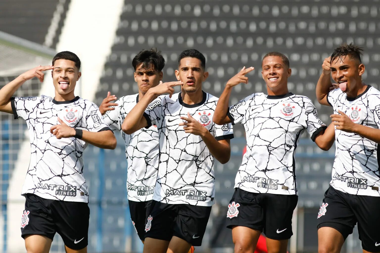 Коринтианс паулиста. Tarciane lima corinthians w. Ренан коринтианс. Коринтианс. Фк коринтианс форма.