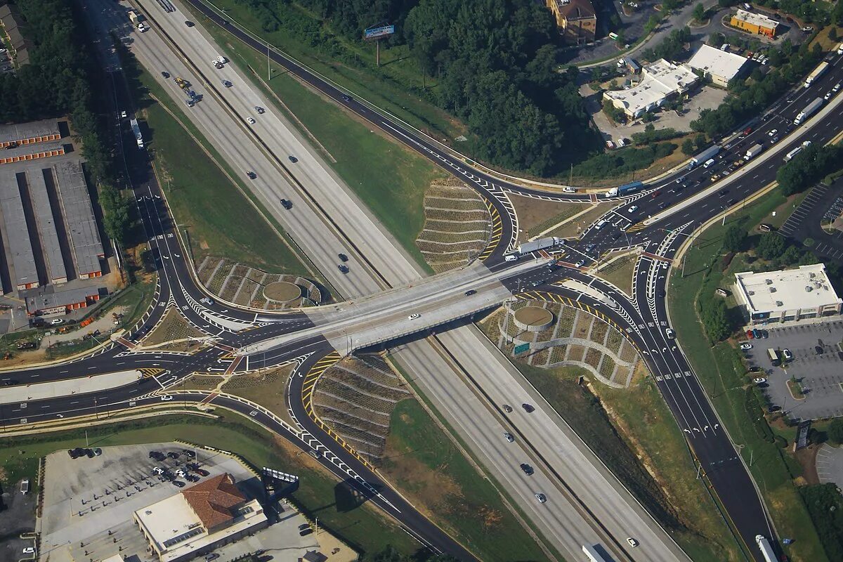 Where traffic. Diverging Diamond Interchange. Дорожная развязка. Развязка Алмаз.