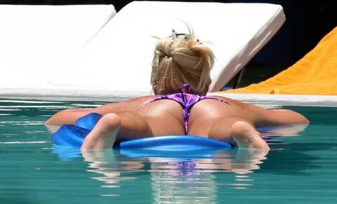 42. Pictures of Brooke Hogan in Bikini. 