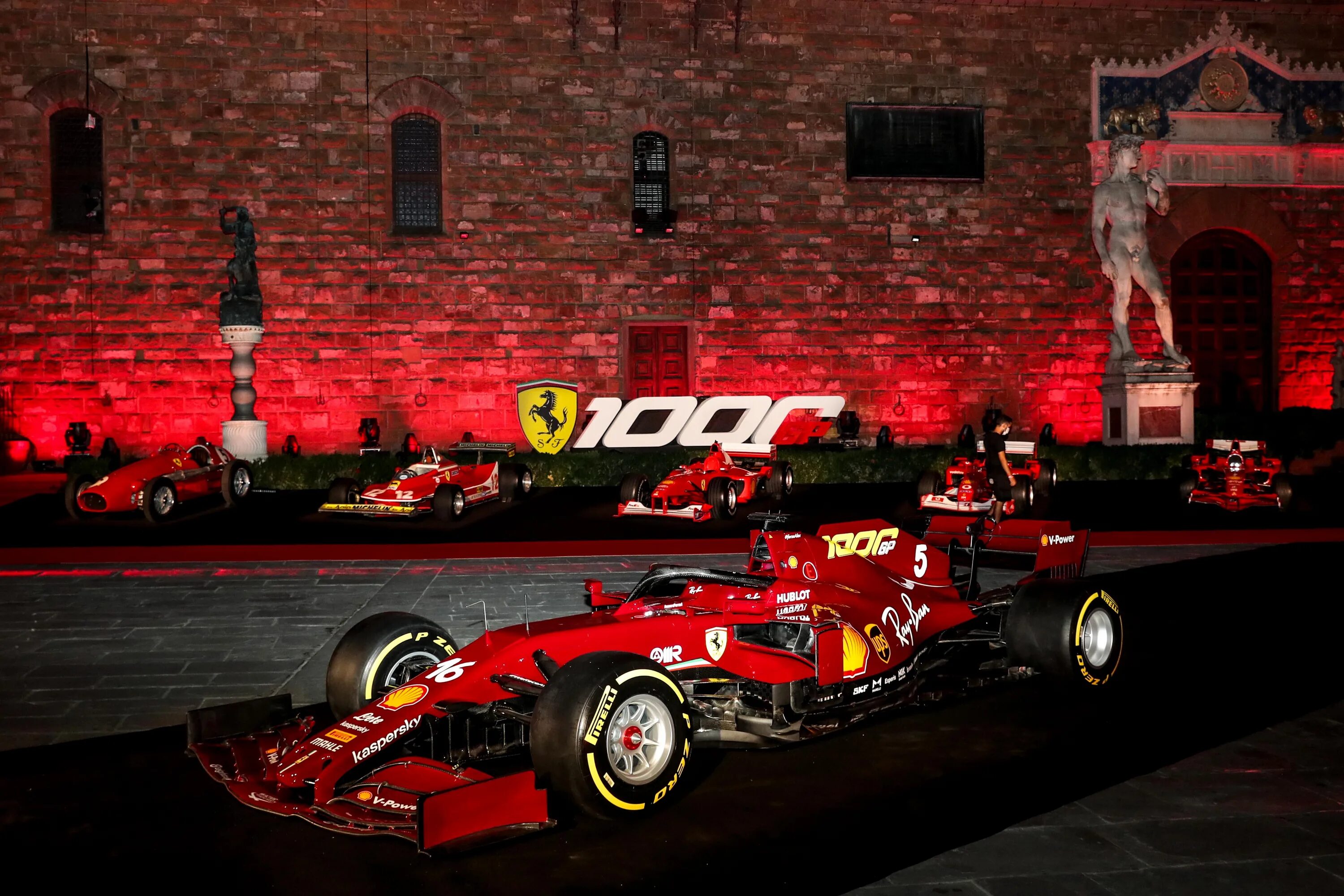 Как выглядит формула 1. F1 ferrari sf1000. формула 1 феррари sf1000. скудерия феррари ф1 2025. scuderia ferrari f1.