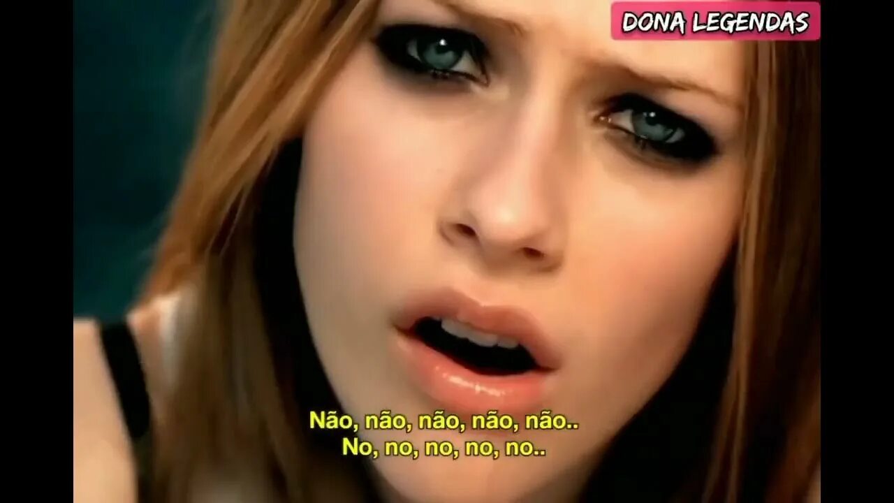 Avril lavigne жанр. Аврил лавин компликейтед клип. Аврил лавин 2002. Avril lavigne 2002 complicated. Avril lavigne complicated обложка.