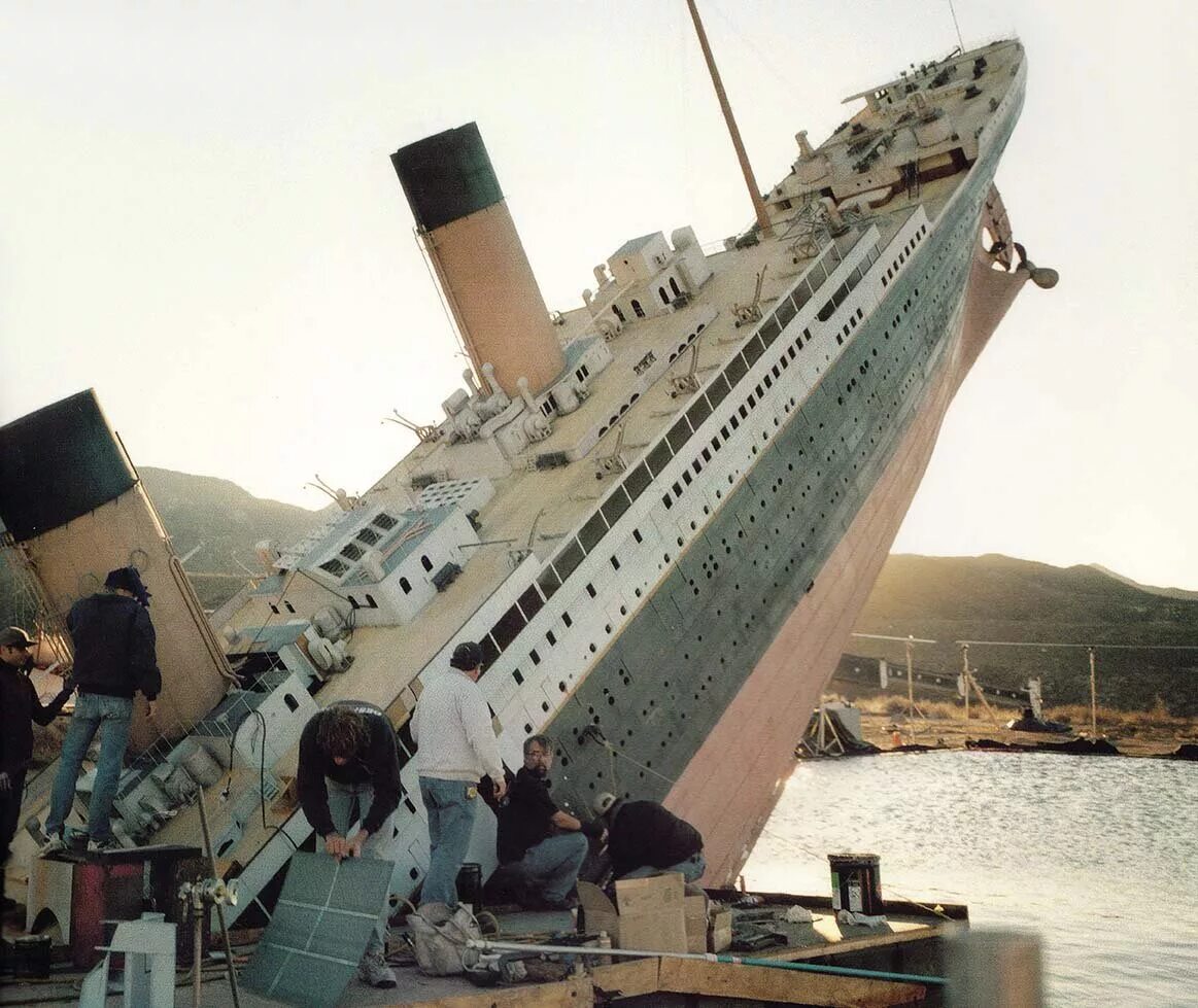 Титаник 1997 крушение. Титаник 1997 корабль. Сколько кораблей построил