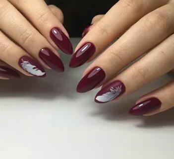 Бордовый маникюр на овальные ногти