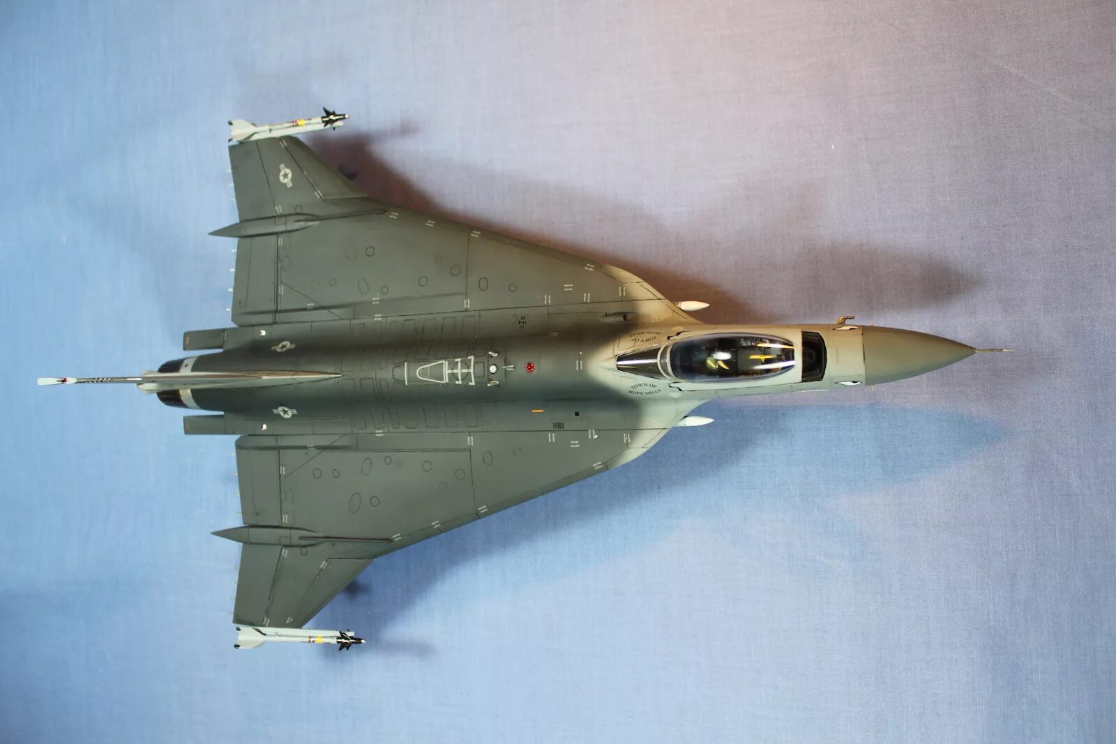 15 16 1 1 48. Рафаль истребитель. F-16xl 1/72. F 16 истребитель 1:48. F-16 Kinetic 1/48.