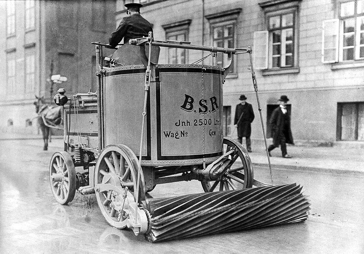 1 электрический автомобиль. Электроавтомобиль 19 века.