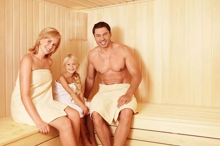 Daughter sauna. дочь в сауне. малыш в сауне. сауна дети. финская сауна дети.