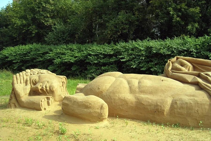 одно из чудес света стоящее на глиняных. колосс родосский. 7 чудес света колосс родосский. родос колосский. одно из чудес света стоящее на глиняных.