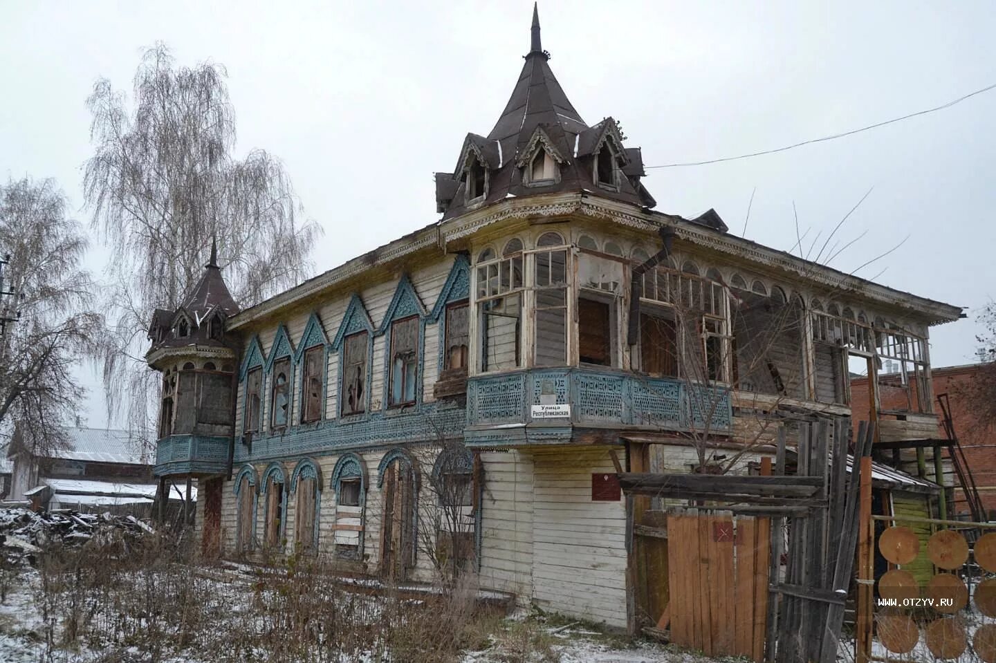 Дом бердов. Воткинск дом купца. дом купца бердова воткинск.