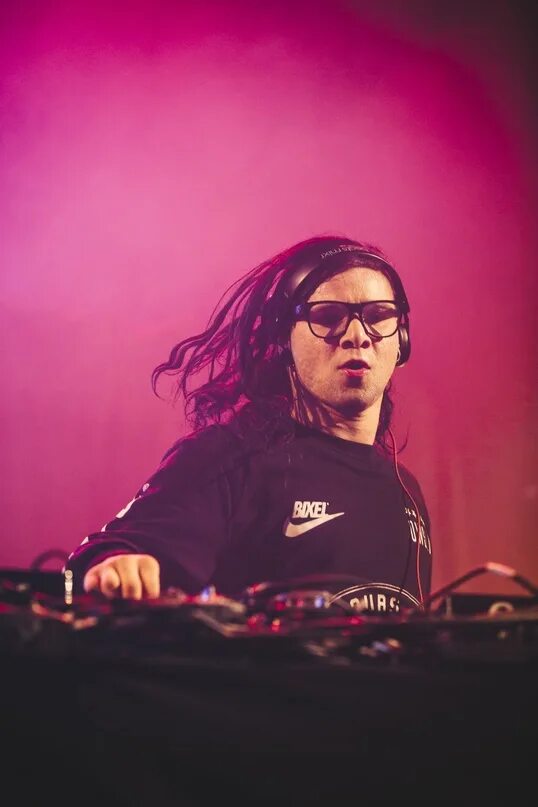 Скриллекс. Skrillex 2021. Skrillex фото 2021. Скриллекс биография. Скриллекс песни