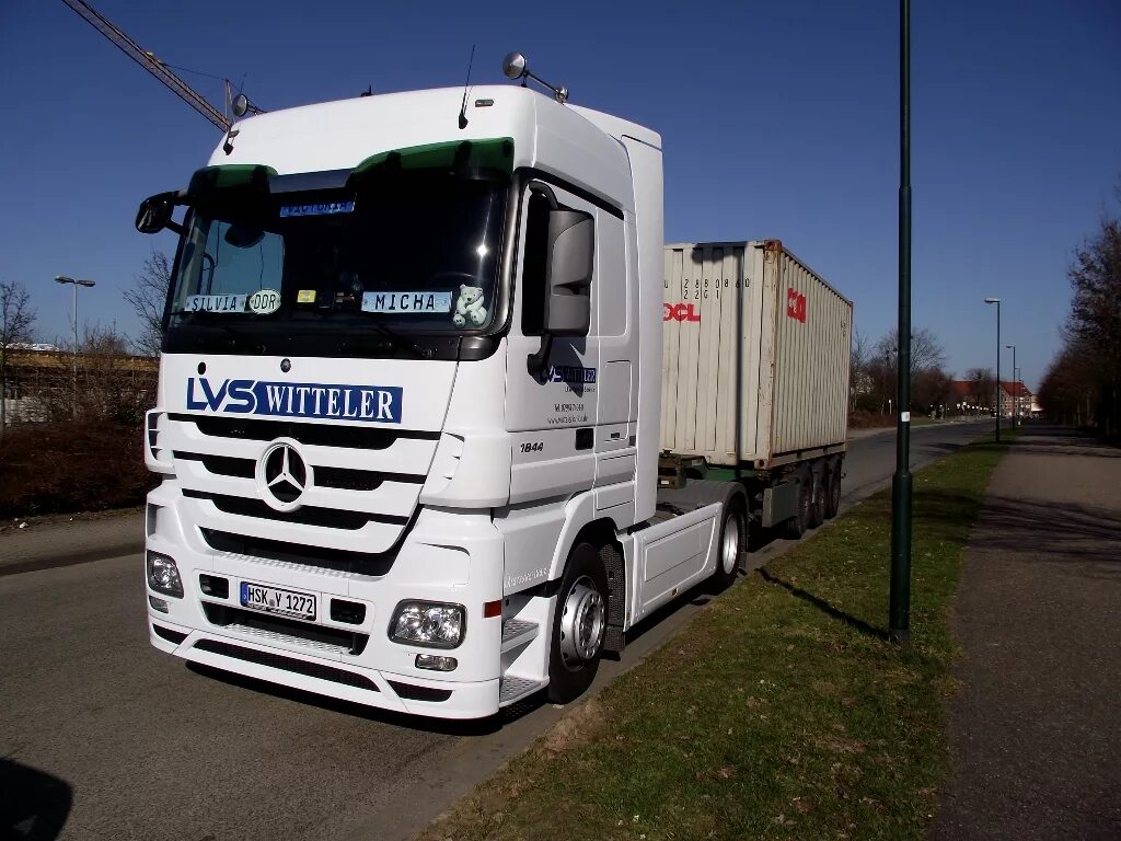 1844 значение. Actros 1844. mercedes 1844. мерседес actros 1844. мерседес-бенц актрос 1844 рефрижератор.