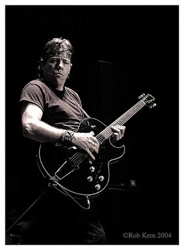 George thorogood bad to the. Джордж Торогуд. George Thorogood 2022. Фото George Thorogood. George Thorogood & the Destroyers.