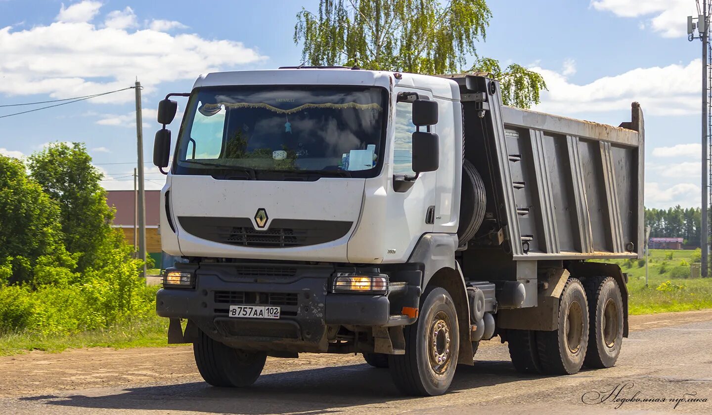 Самосвал renault. Renault Kerax самосвал. Рено самосвал 6х4. Рено Kerax 6x4. Рено Керакс 8х4.