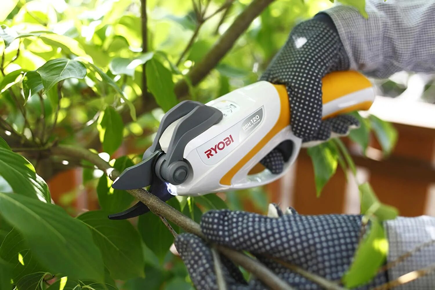 Как включить аккумуляторный секатор. Аккумуляторный секатор electric pruning shears. сучкорез риоби. электросекатор аккумуляторный ryobi. сучкорез риоби аккумуляторный.