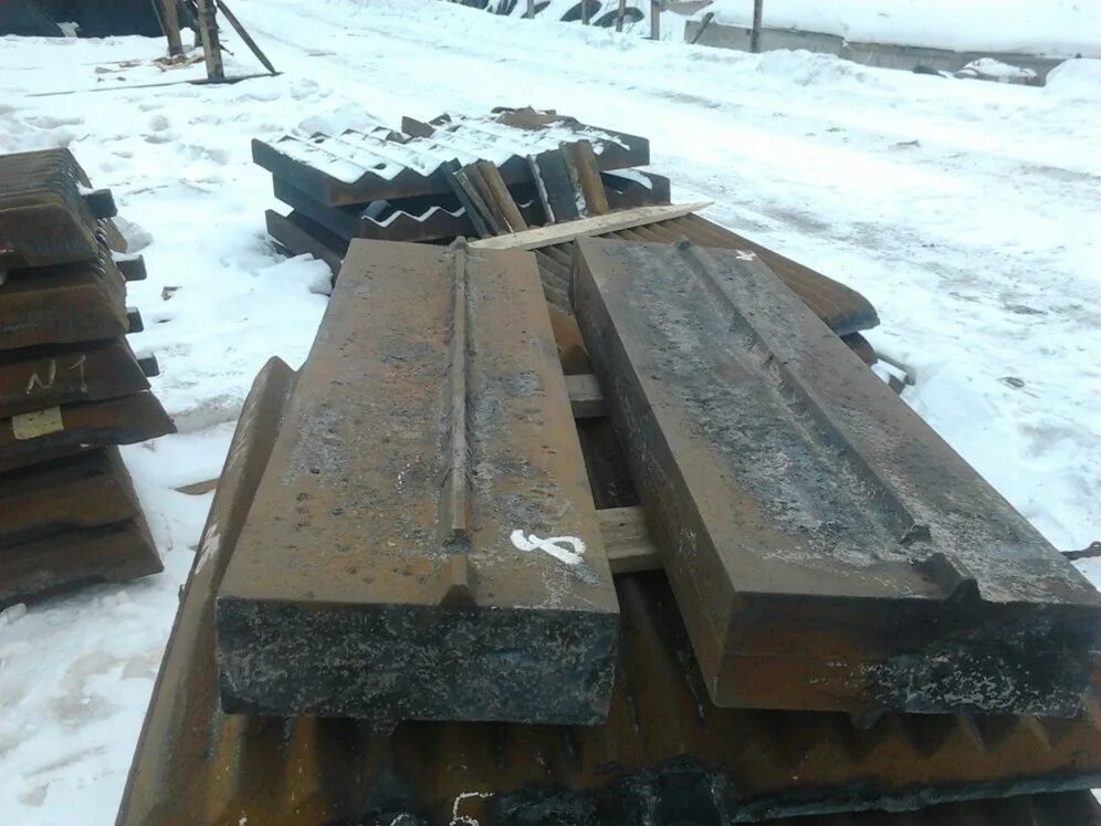 Било било 61. Плиты дробящие смд-117. плита дробилки. било для дробилки.
