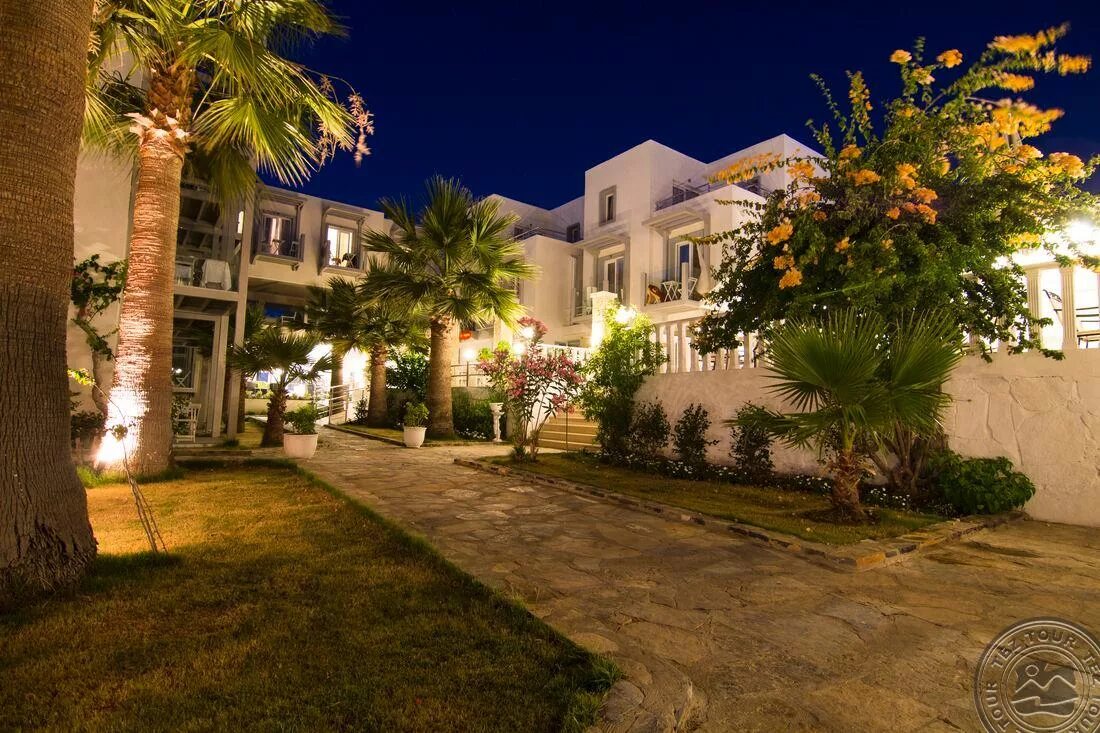 The bianco hotel old city стамбул. The city hotel 4* (аксарай). Charm beach hotel 4. Charm hotel. Charm hotel.