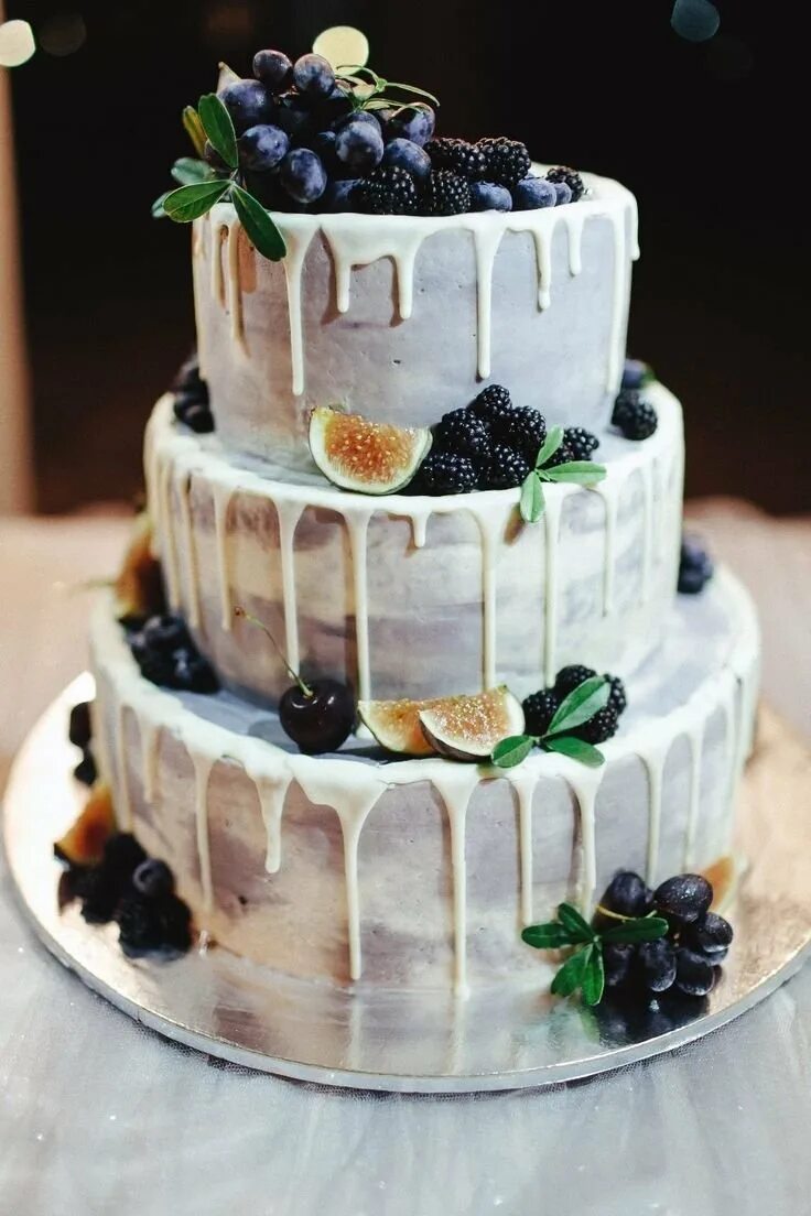 Стильный свадебный торт. Стильное украшение торта. Стильный торт. Стильный декор торта. Фото современных тортов