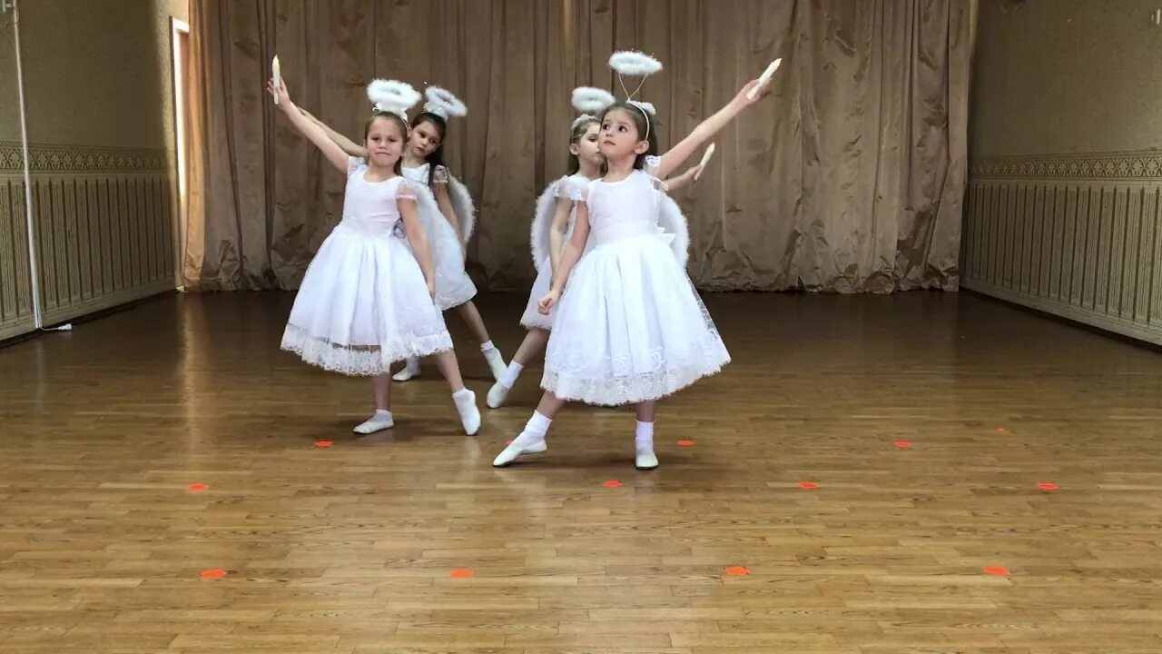 Танец ангелочков. Танец ангелов в детском саду. Танец ангелов дети. Детский танец ангелы.