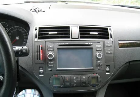 Магнитола 2004 года