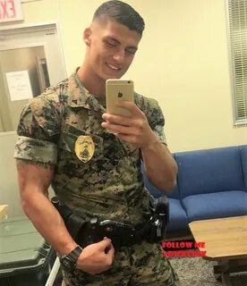 Hot Army Men, Army Guys, Hot Guys, Men's Uniforms, Hunks Men, Hommes S...