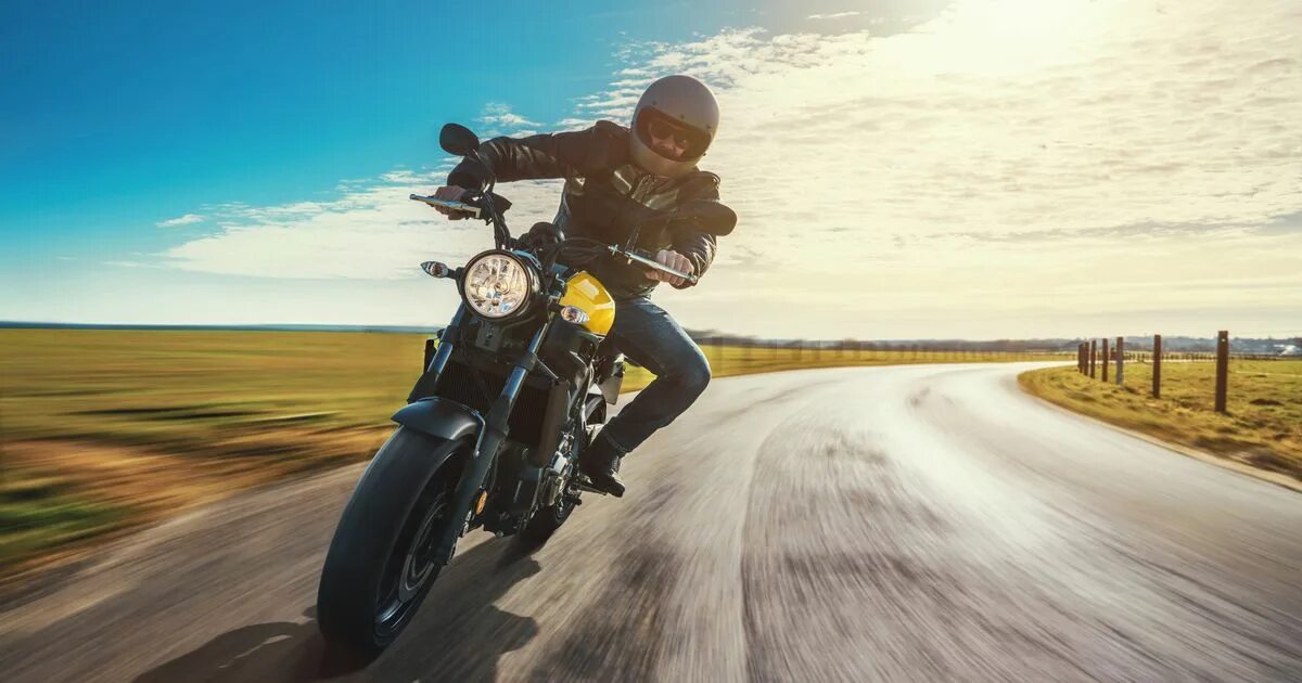 Ride a motorbike. Мотоцикл райд. Мотоциклы в индии. Moto rider. Ride a motorbike.