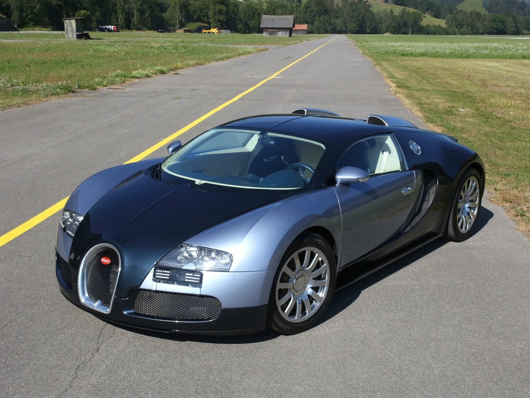 Bugatti в россии. Bugatti Veyron 2007. Бугатти Вейрон 2001. Бугатти Veiron 2007. Бугатти Вейрон купе.