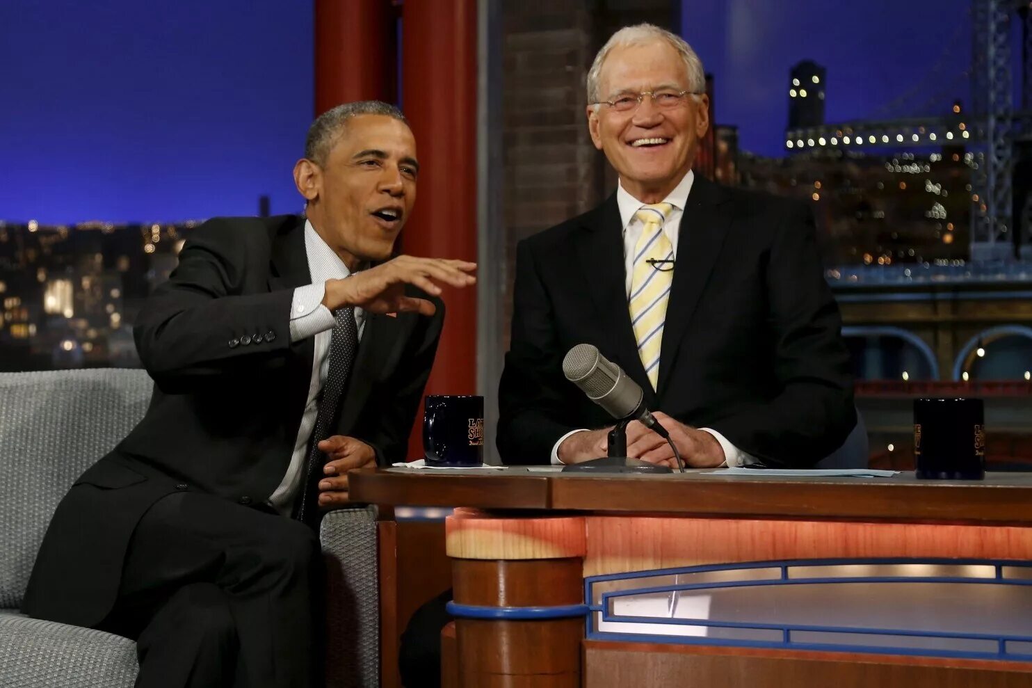 Поставь 8 звезд. Late show with David Letterman Obama 2015. Дэвид Леттерман и Барак Обама фото. Интервью Обама. Talk show.