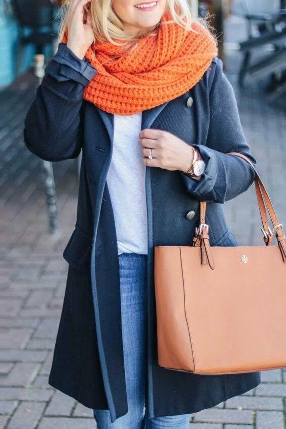 Выбрать шарф. Шарф к синему пальто. голубое пальто с шарфо. шарф к голубому пальто. серо-голубое пальто с шарфо.