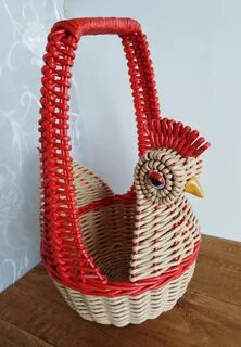 Корзинка курочка из бумажной лозы