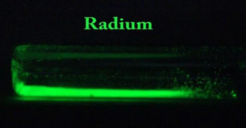 Радиоактивный радий 226 88. Радиоактивный элемент Радий. Уран Радий полоний. Радий металл химический элемент. Свечение радия.