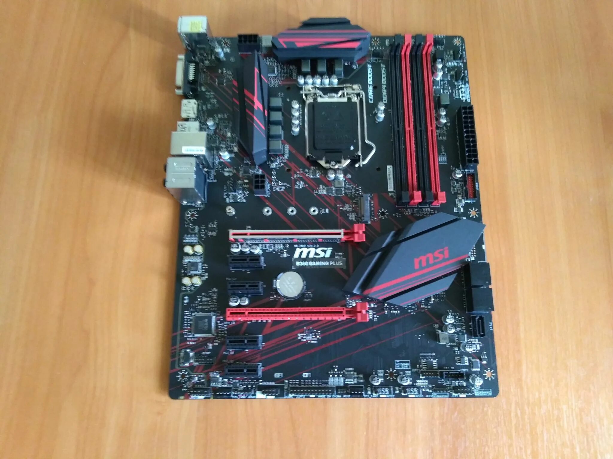 Msi b360 gaming plus. Материнская плата MSI b360. MSI b360 motherboard. Материнская плата MSI 1151. B360 Plus MSI.