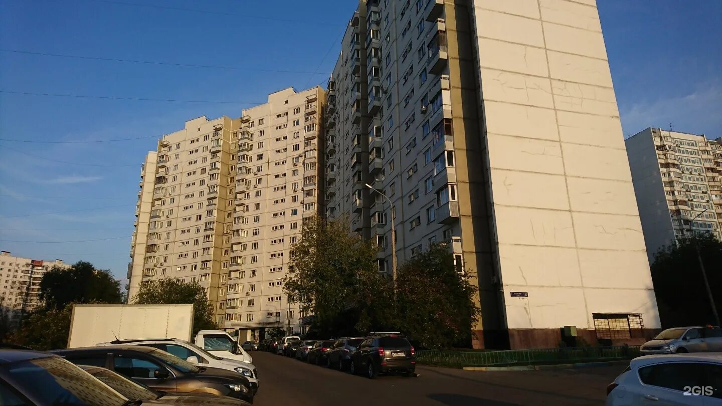 Осень в городе. Москва улица осенняя 22. Осенняя улица 4 к 1. Осенняя дом 14. Осенняя улица, дом 4, корпус 2.