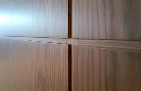 Между стеновыми панелями