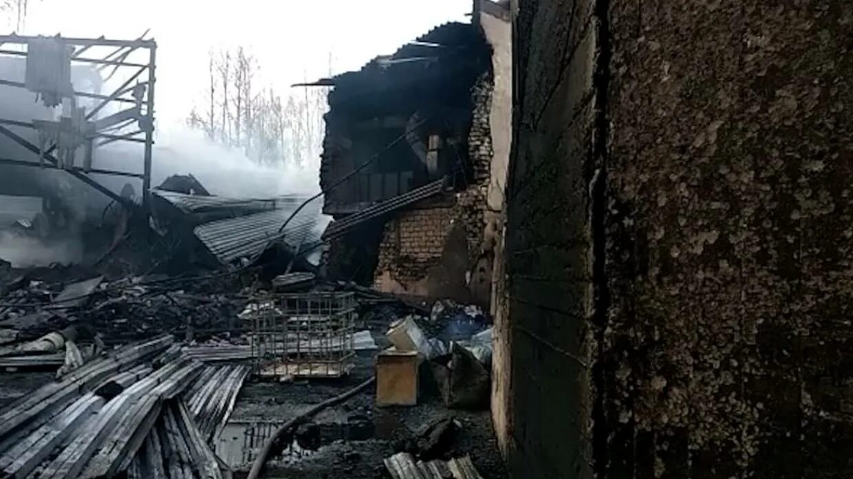 Взорвали завод в липецке. Завод эластик Рязанской области поселок Лесной взрыв. Взрыв на Рязанском заводе. Пожар на заводе в Рязани.