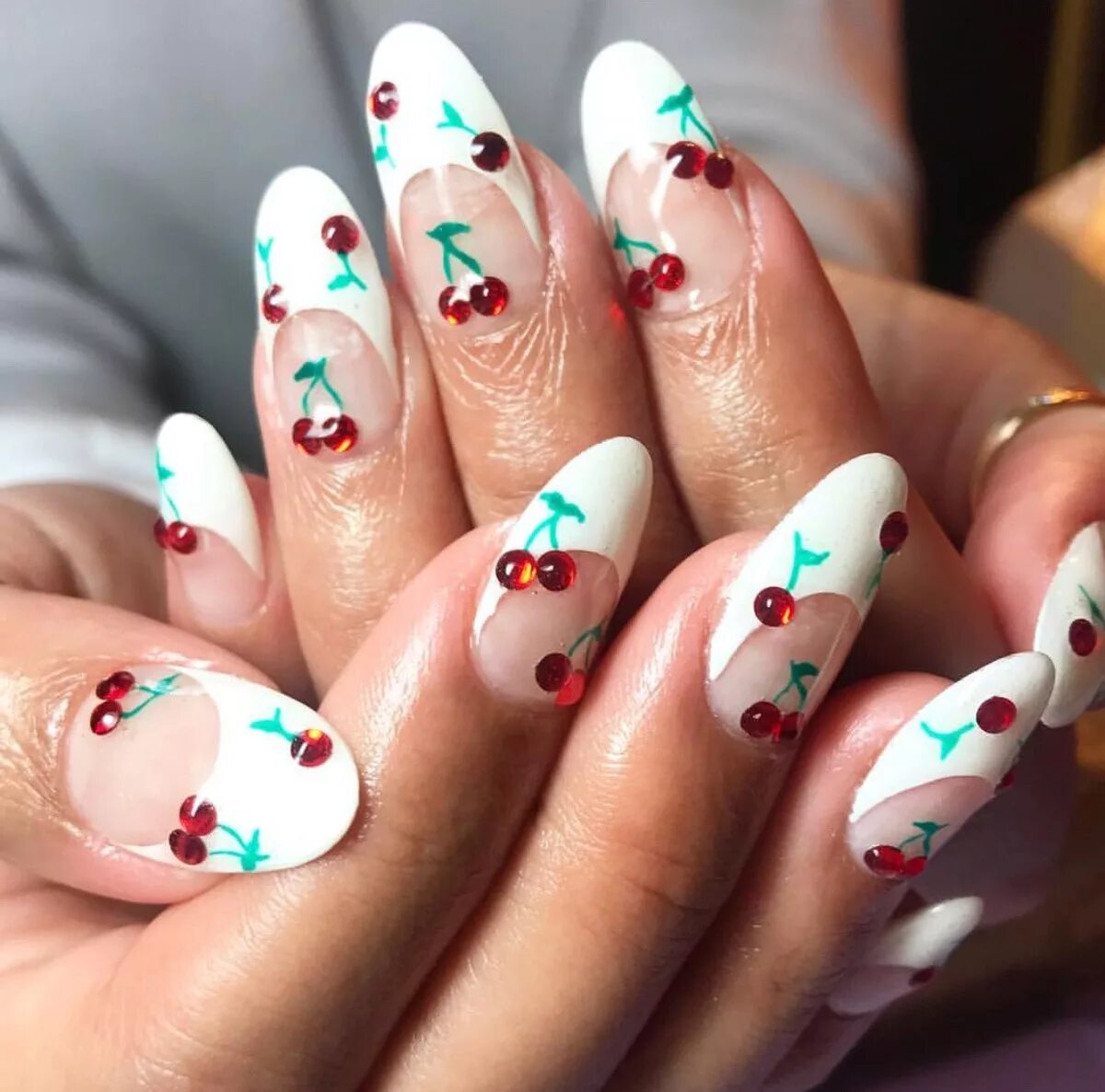 Cherry nails club