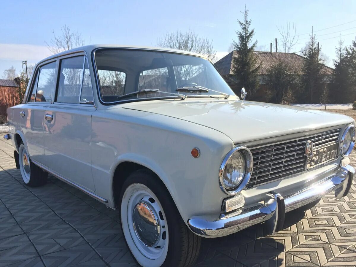 Ваз 2101 и ваз 21011. Продажу ваз 21 0 1. Ваз 2101 итальянской сборки. Ваз 2101 1974 года выпуска. Ваз 2101 гнилая вишня.