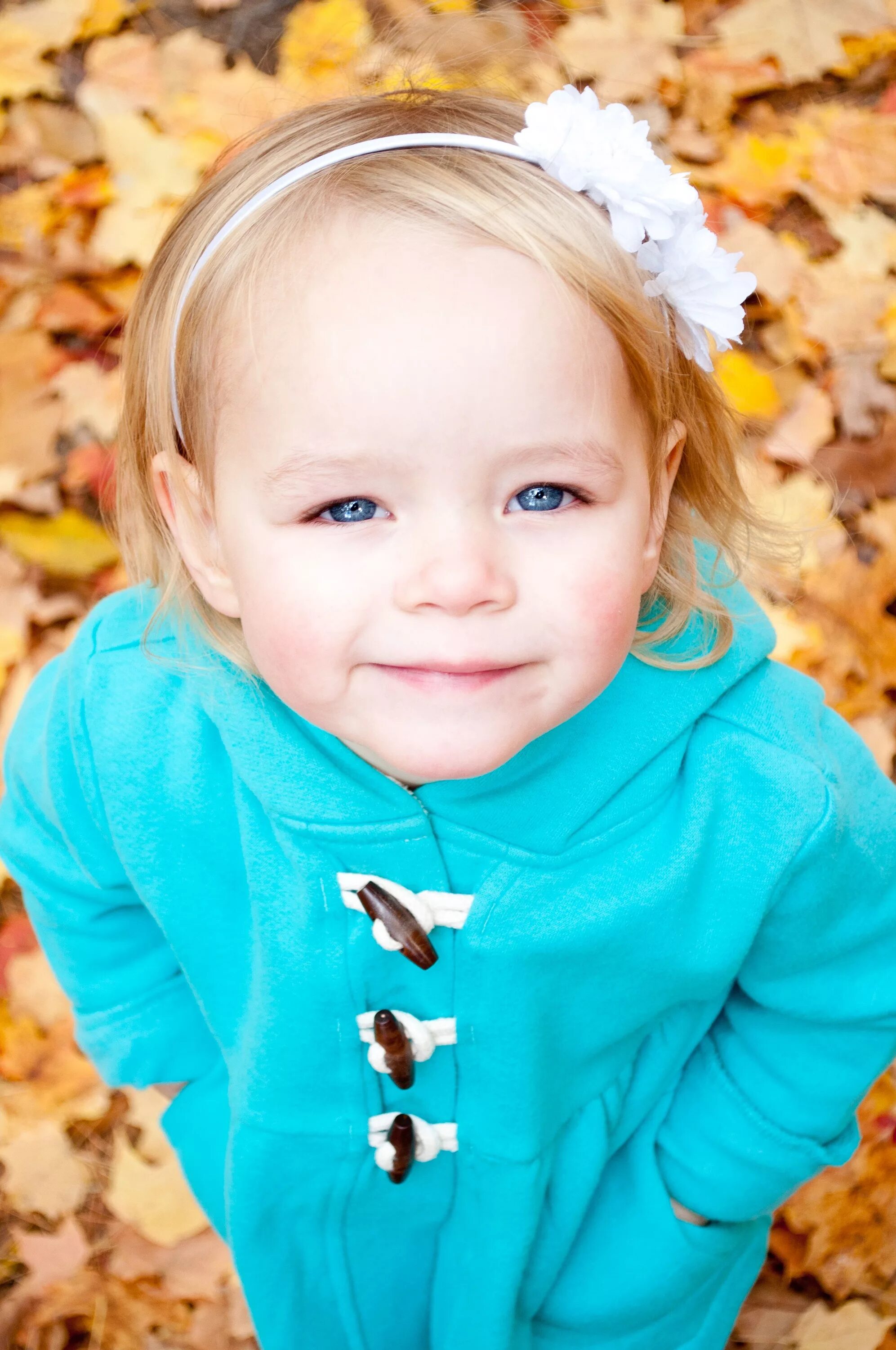 2 years old girl. Фото здравых девочек. 2 years old. 2 year old baby. dark hair 7 years old girl.