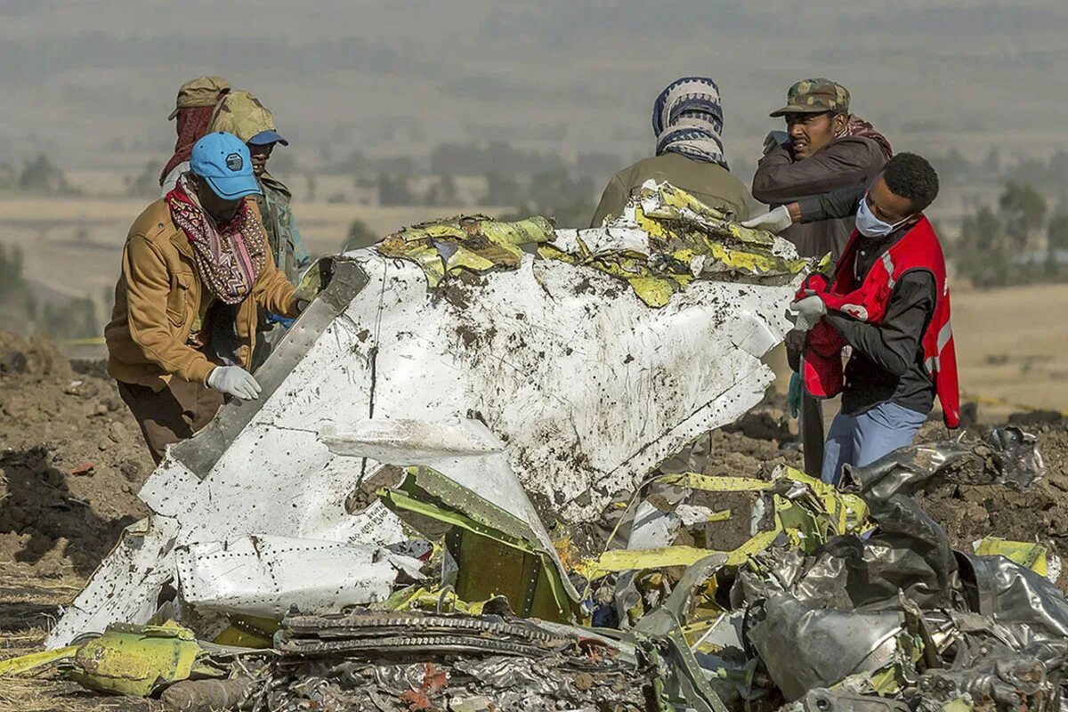 Боинг 737 авиакатастрофа. Катастрофа Boeing 737 Max в Эфиопии. Катастрофа Боинг 737 Ethiopia.