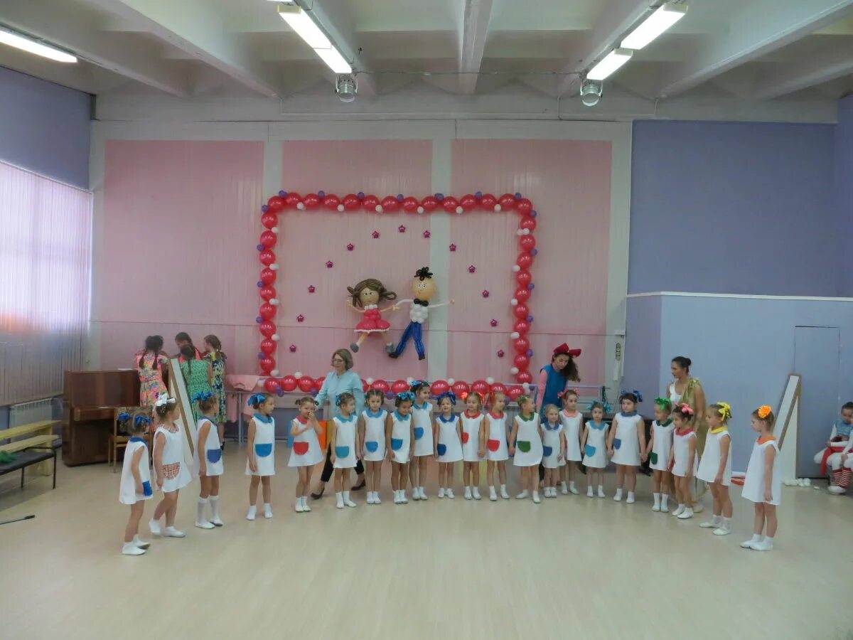 Праздник посвящение в танцоры. Центрагбоу центр детского творчества «строгино». Цдт 5. Цдт дзержинского района волгограда. Центр детского творчества здание.