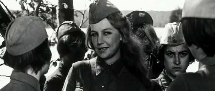 Кадры из фильма а зори здесь тихие 1972. Фильм азори здесь тихие 1972. А зори здесь тихие 1972 в цвете. А зори здесь тихие 1972. Комелькова а зори здесь тихие 1972.