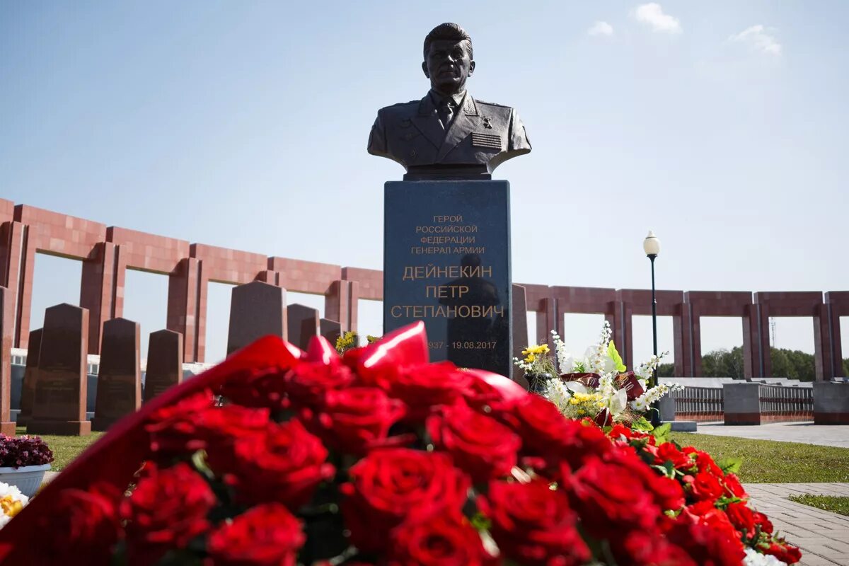 Федеральный военно мемориальный комплекс в Мытищах. Мытищи кладбище военно мемориальное. Федеральное военное мемориальное кладбище в Мытищах. Федеральное военное мемориальное кладбище в Мытищах памятники. Памятные кладбища