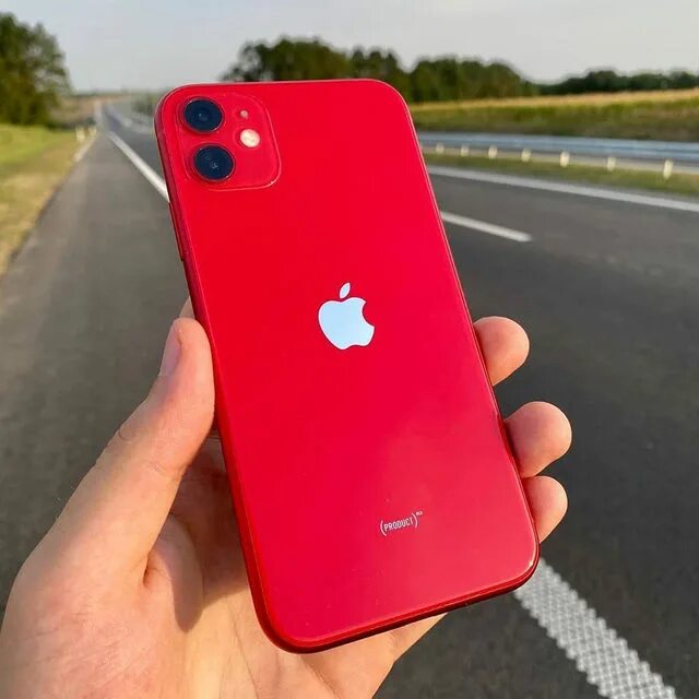 Включи red красный. 11 Айфон красный Red product. Айфон хр красный 64 ГБ. Айфон 10 product Red. Айфон 11 product Red.