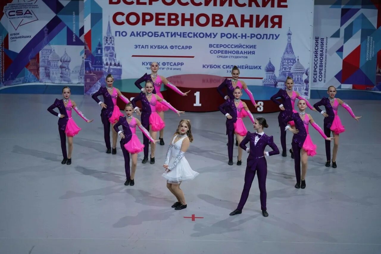 акробатический рок-н-ролл танец. акробатический рок-н-ролл. школа акробатического рок н ролла. акробатический рок-н-ролл в парах. соревнования г истра 2021 акробатический рок н ролл.