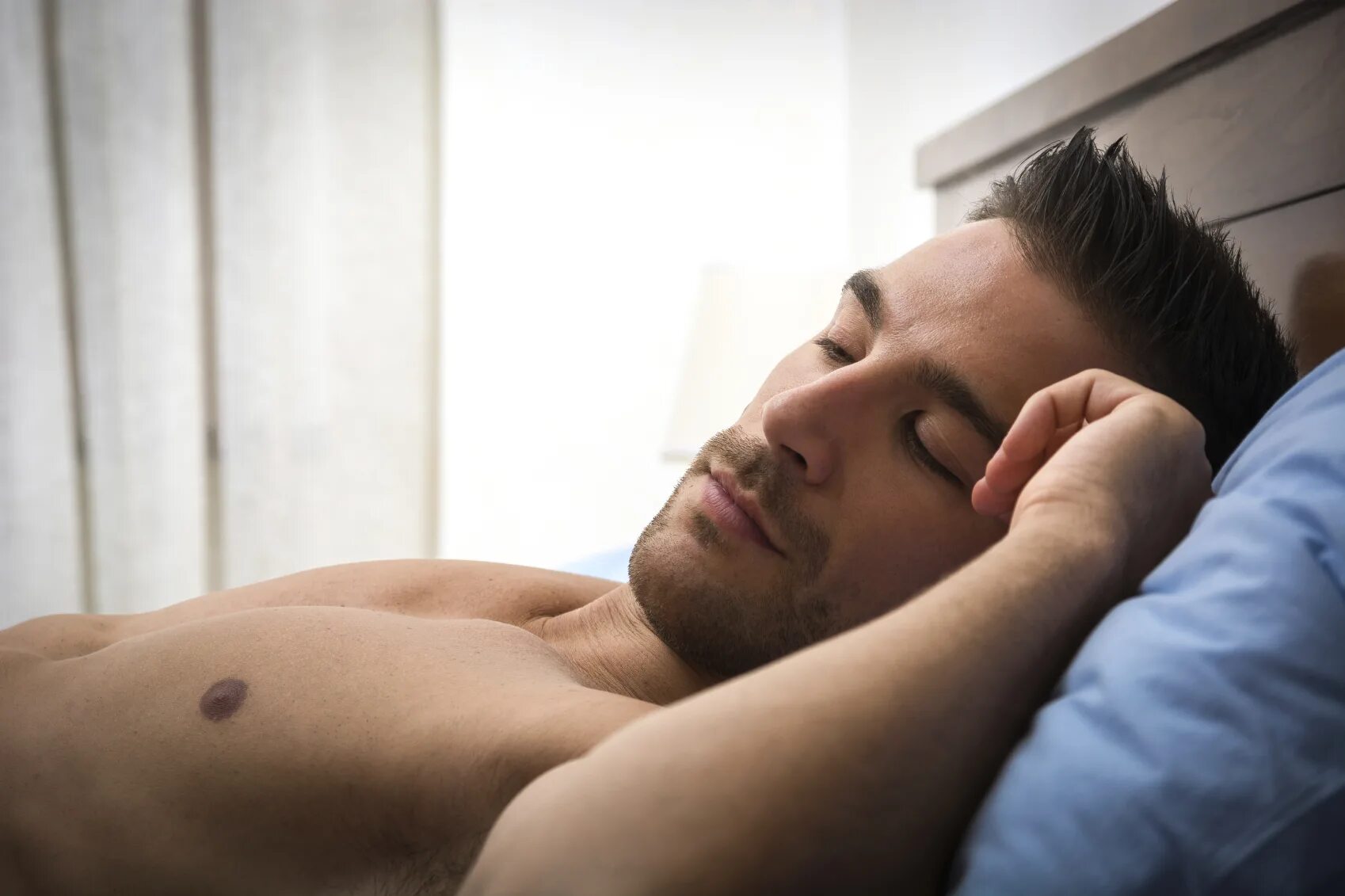 Sleeping guy. Guys спящие. handsome man sleeping. красивый без слащавости мужчина. sleep shirtless, color.