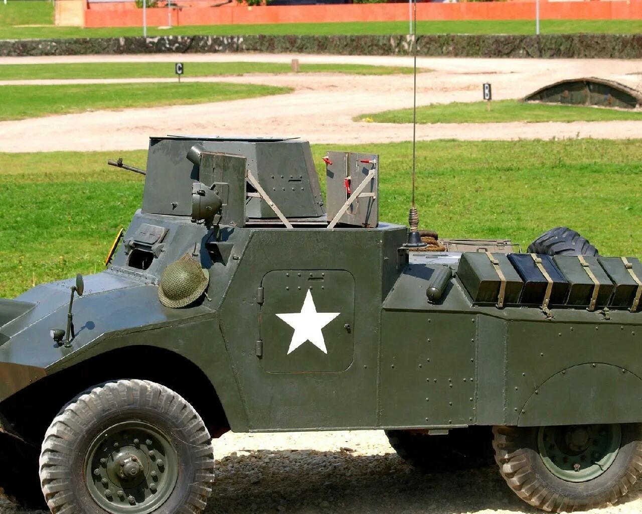 V2 автомобиль. Разведывательный бронеавтомобиль «моррис». броневик morris salamander.. morris beaverette бронеавтомобиль. английский броневик моррис второй мировой.