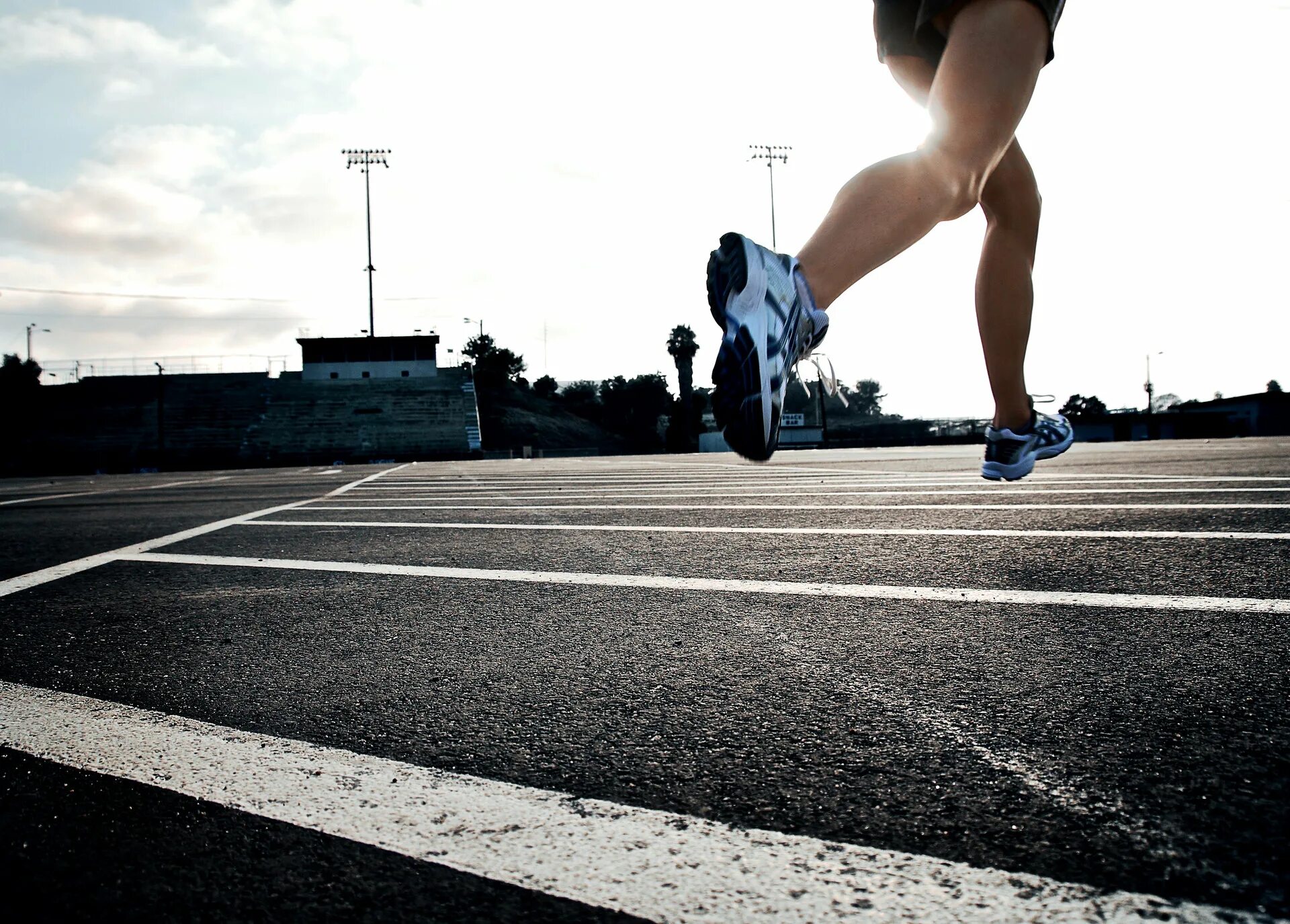 Running road. Спорт динамика. road for running. run макро. крутая картинка run.