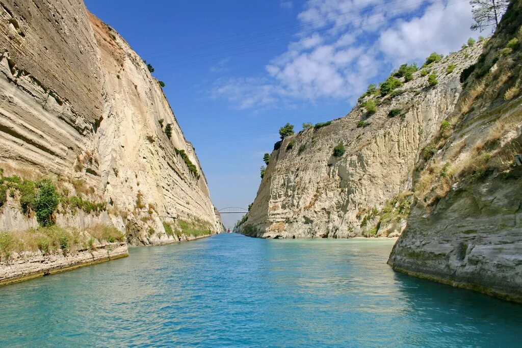 Коринфский пролив греция. Гибралтарский пролив и средиземное море. Коринф греция. Узкий перешеек. Коринфский перешеек.